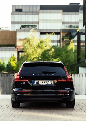 Volvo V60 cena 83000 przebieg: 160000, rok produkcji 2018 z Poznań małe 781